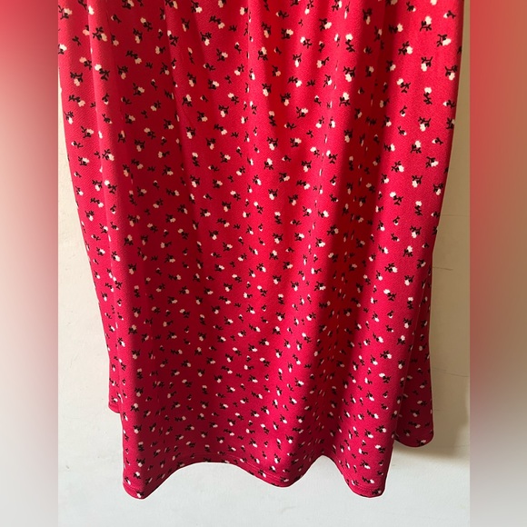 Beautiful red Lily Rose dress, floral design. - Picture 3 of 7